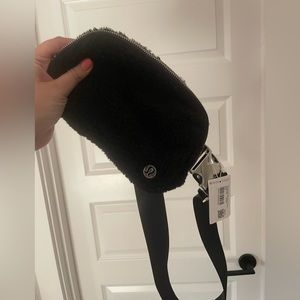 Lululemon Everywhere Belt Bag Fleece NWT